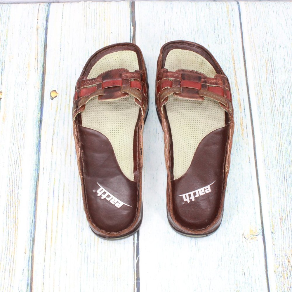 *Earth Brown Leather Slip on Comfort Casual Sandals Size 9.5 Inches - Picture 8 of 9